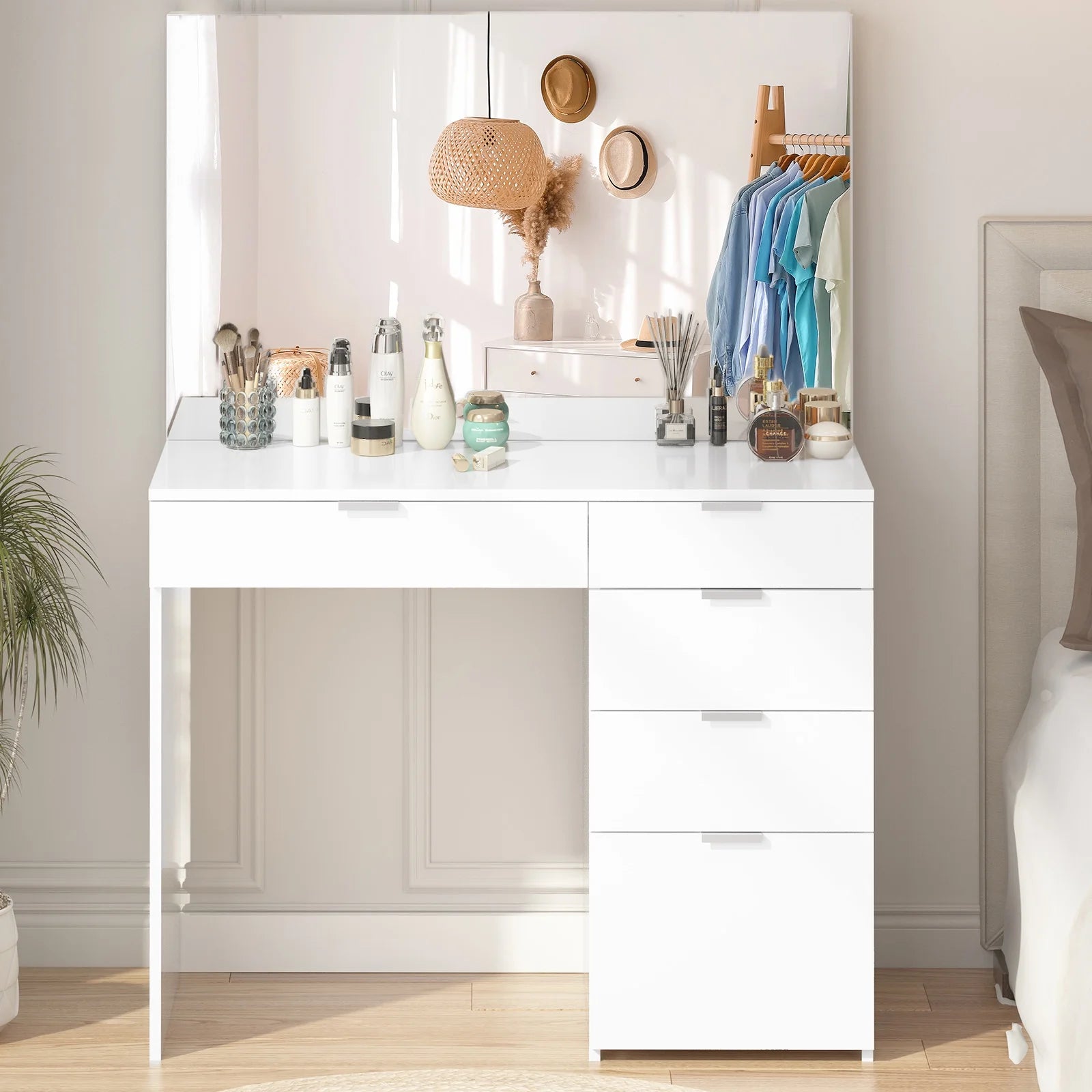 Elegance Vanity Desk with Spacious Mirror & 5 Drawers - White for Bedroom or Dressing Room