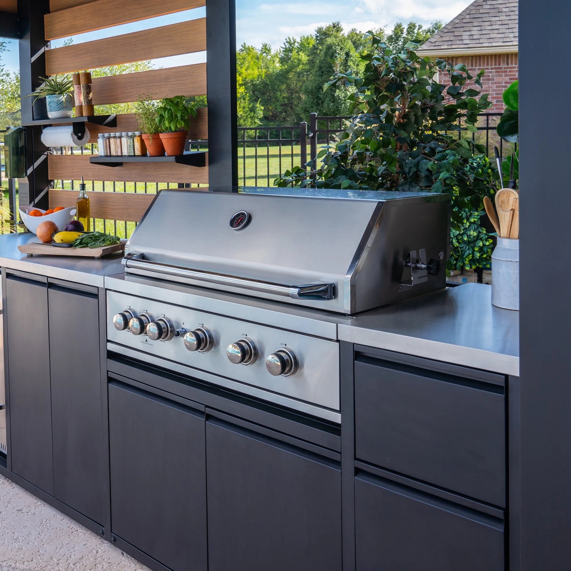 FusionFlame 5-Burner Outdoor Grill - Black Stainless Steel Gas BBQ
